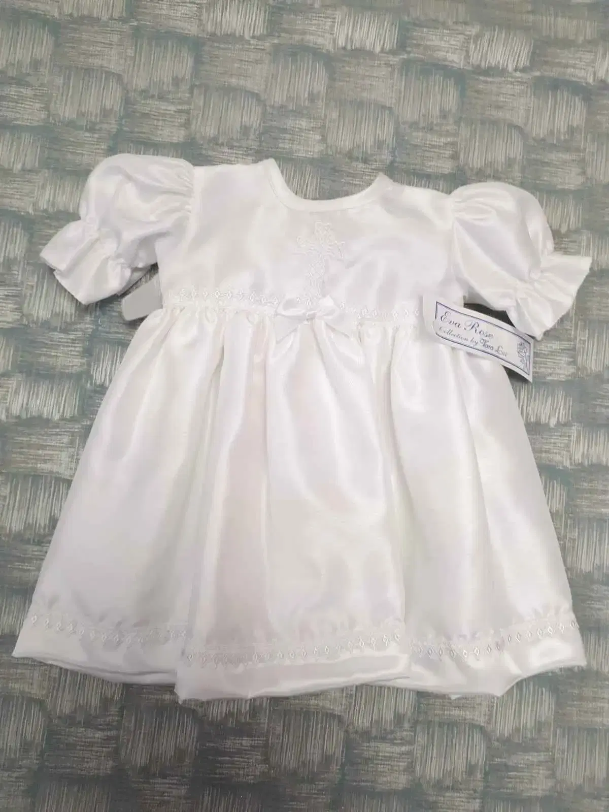 Satin child dress puffed sleeves