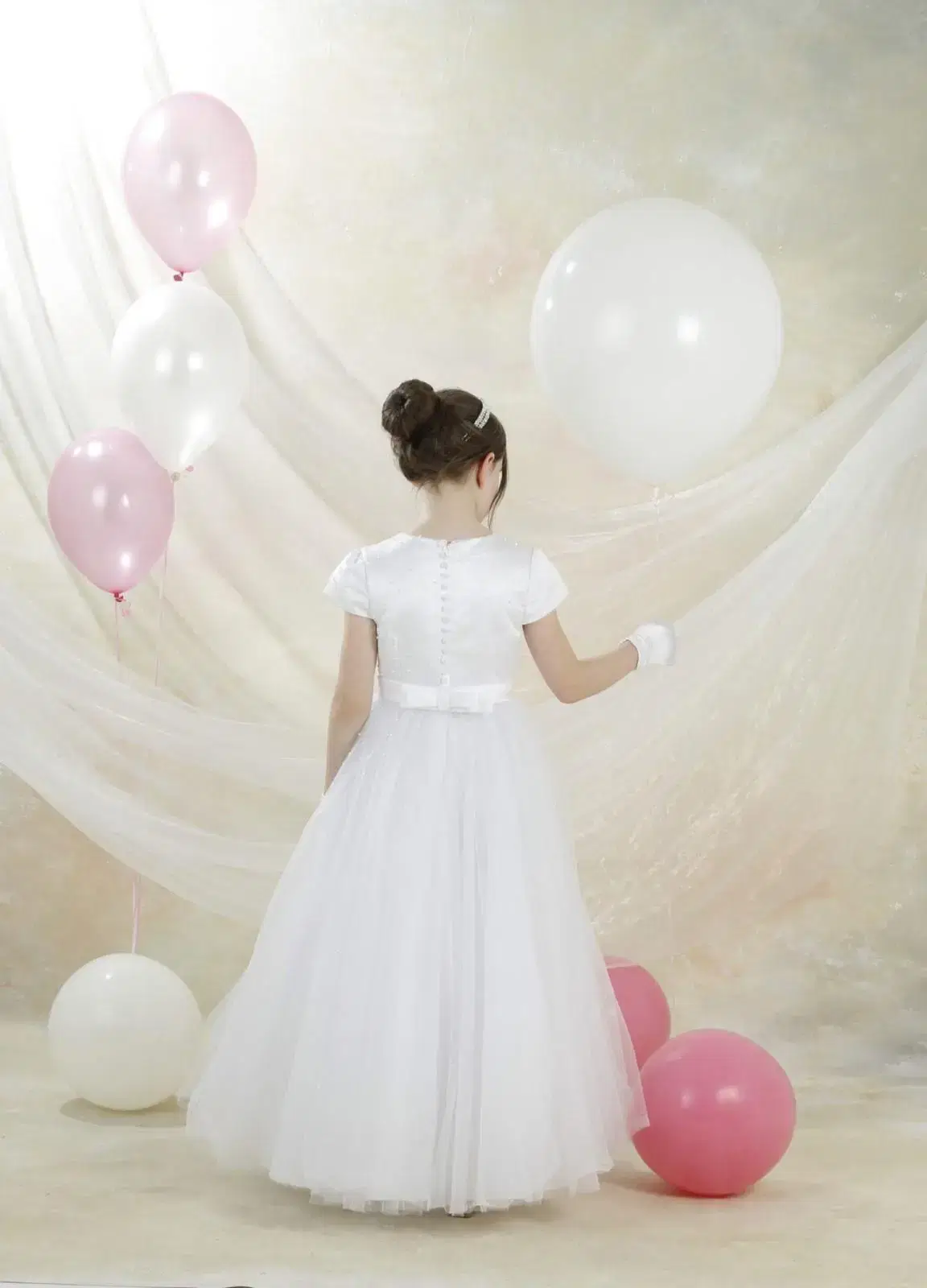 White dress balloons