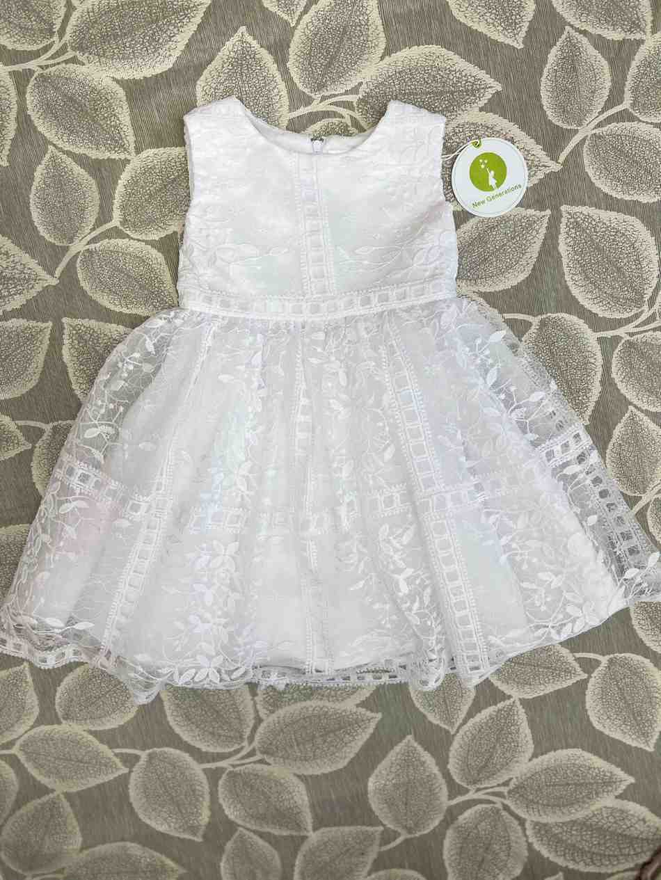 Lace child dress sleeveless